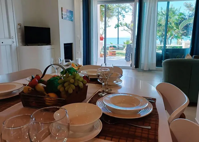 Sea And Creek Holiday home