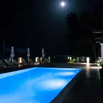 Sea And Creek בית נופש