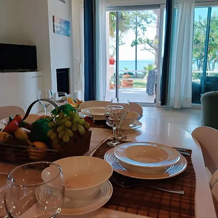 Sea And Creek Holiday home